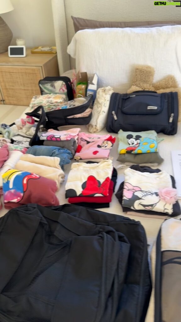 Jenna Ushkowitz Instagram - Come pack with me #organization Tip: when I write everything out, I categorize them by day so I know how many outfits to pack and then I also sub categorize for Emma by (clothes, bath, sleep, food, diapers) Another tip: I start packing a few days before so that I can edit/ remove items I don’t *really need* before I start folding and putting things in my suitcase to make for a lighter bag.