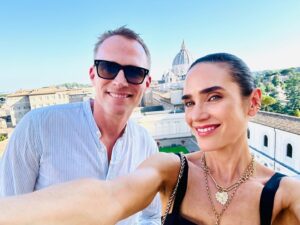 Jennifer Connelly Instagram - Thank you @vaticanmuseums for a beautiful visit 🤍