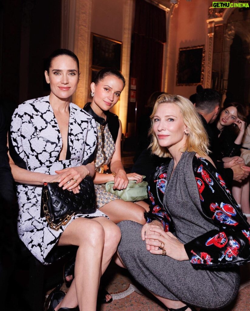 Jennifer Connelly Instagram - Last night at @louisvuitton #LVCruise24. Such a beautiful show and evening!