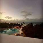 Jennifer Hermoso Instagram - La importancia de dedicarse tiempo a un@ mism@, de valorarse, de intentar conocerse mejor. A veces pensamos que estar sol@, ir a cenar sol@, viajar sol@, es sinónimo de soledad. Y es que cuando encuentras y conectas con esa parte tan especial, tú eres tu mejor compañía. Que bonito es quererse a un@ mismo. . Gracias @intercontinentalcancunresort por esta bonita experiencia 😎