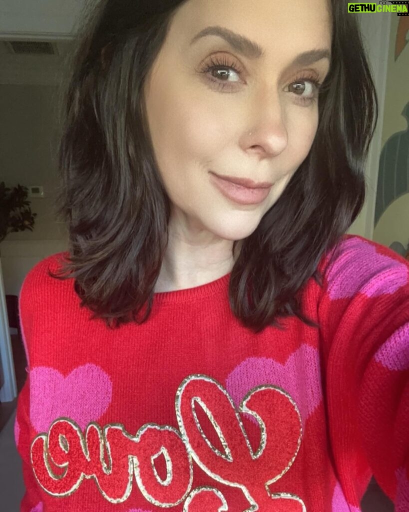 Jennifer Love Hewitt Instagram - Hey everybody! Happy shopping day! Don’t forget the @judithmarch @jenniferlovehewitt The Holiday Junkie Valentine collab collection is ready to be shopped and shipped. I wanna see wearing your Love ❤️