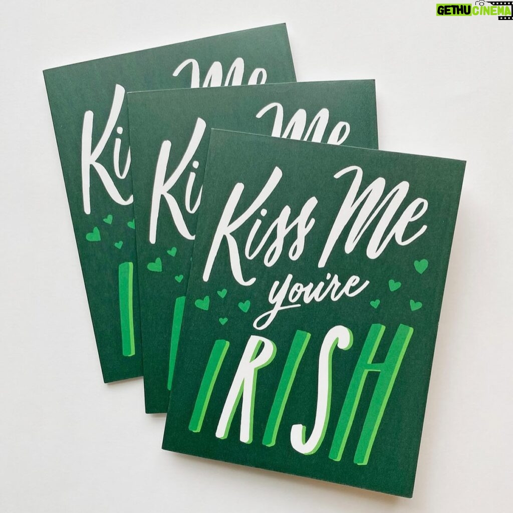 Jennifer Love Hewitt Instagram - I am sooo excited to show you our St Patrick’s Day cards available now! @2021_co and Holiday Junkie want to help you celebrate! Go get them and spread some joy! 🍀