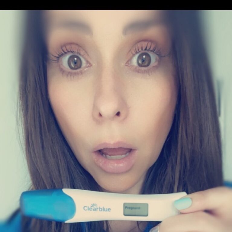 Jennifer Love Hewitt Instagram - Oh baby! We have another one on the way. So excited to finally share this news with all of you. Thank you @clearblue for being part of our journey and giving us a platform to share this news! #ClearbluePartner #ClearblueConfirmed. As part of this exciting moment, I want to help raise awareness for Clearblue partner @marchofdimes and their #ItStartsWithMom campaign – which helps provide moms and soon-to-be moms with resources and information on all topics ranging from getting ready to be a mom to maternal mental health and wellness. I encourage you to check out their website and Instagram to see how you can help support women to feel better prepared for pregnancy and what’s to come.