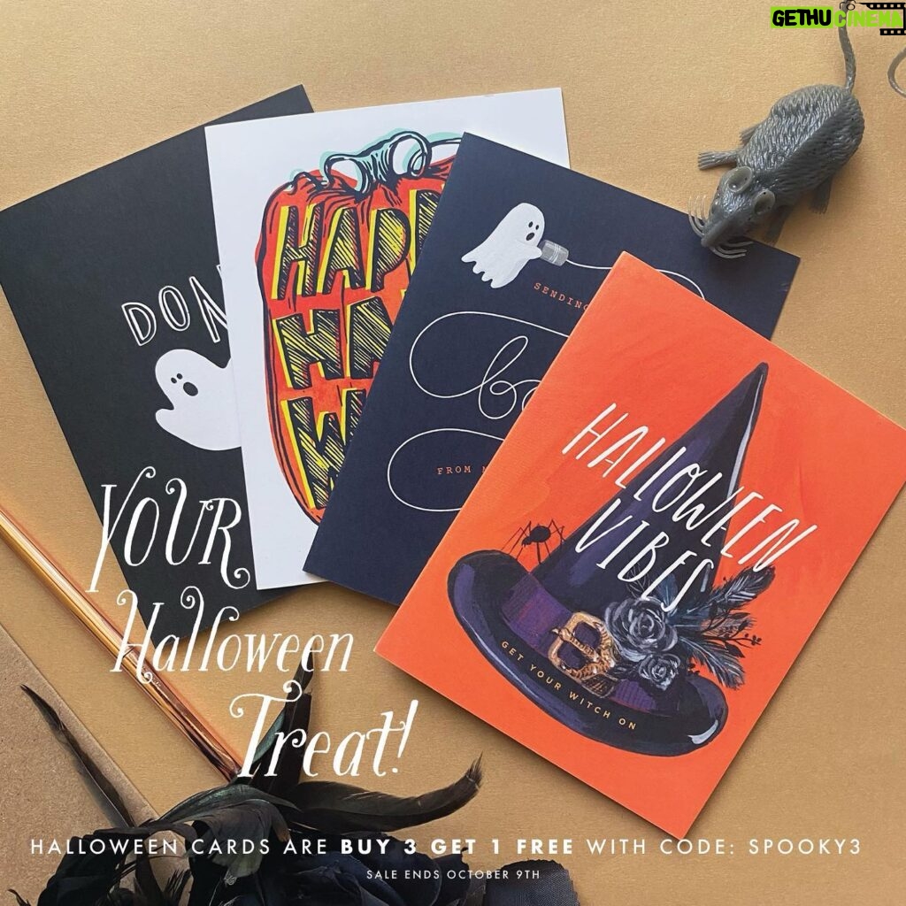 Jennifer Love Hewitt Instagram - We have a Treat for you guys! Go to @2021_co and get our Halloween cards today! This Holiday Junkie needs to be a part of your festive spirit! 🎃