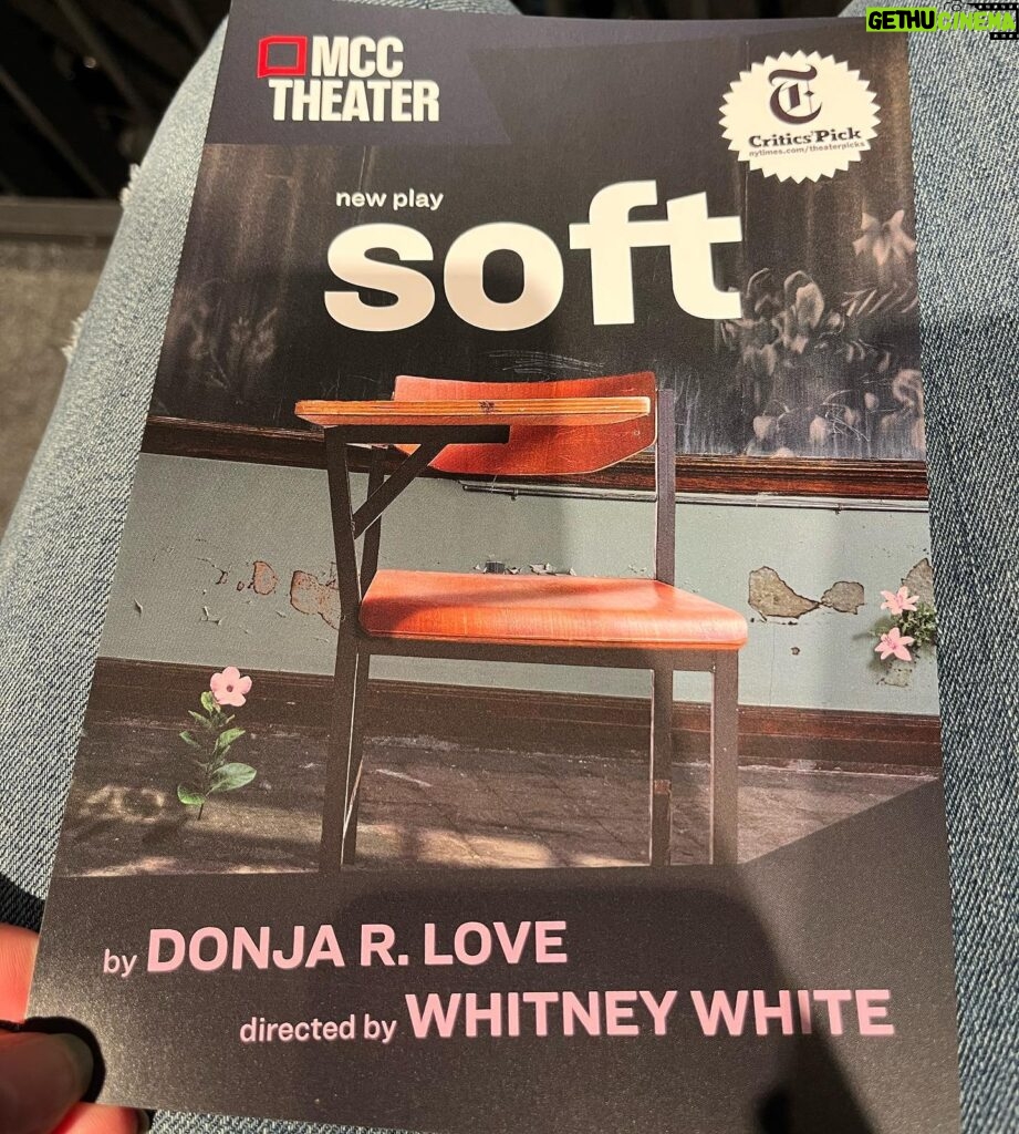 Jennifer Morrison Instagram - If you are in #nyc this is a must see @mcctheater !! The cast! The directing! The set and sound design! The writing!!!!! #soft Truly spectacular.