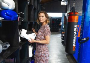 Jennifer Morrison Instagram - DAY 28: @dressember @unbreakableperformance We are almost to the end of the month and this year's #dressember campaign! Thank you to everyone who has donated to our fundraising team. If you haven't given yet, there's still time! #itsbiggerthanadress ⁠
⁠
Photography @thetylershields⁠
Location @unbreakableperformance⁠
Editor & Stylist @eleanoramorrison⁠
Hair & MUA @abhairmakeup with asst. @thorssonamanda⁠ ⁠
Dress @shoprachelzoe by @rachelzoe