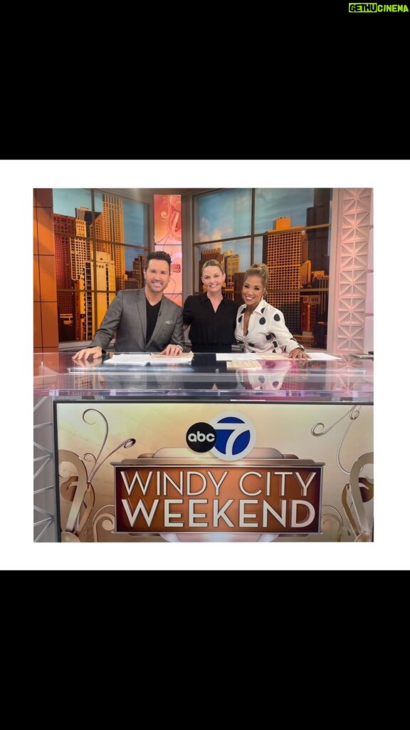 Jennifer Morrison Instagram - Thank you, @abc7chicago @windycitylive ❤️ @goodmantheatre