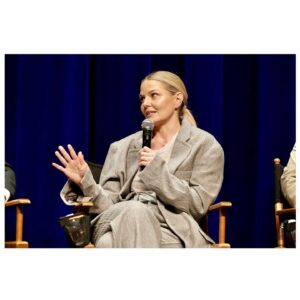 Jennifer Morrison Instagram - Flashback to the All-guild screening of #DrDeath S2 Ep 1 “Like Magic” and Q&A. Working alongside these talented creators has been magic, and it was an absolute honor to share this episode I directed with esteemed members of the Producers Guild, Writers Guild, Art Directors Guild, Society of Composers & Lyricists, and more. Thank you for watching! @peacock @ucp