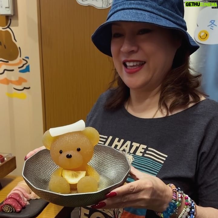 Jennifer Tilly Instagram - A visit to Bear Cafe 🐻🐻‍❄️🧸 #Tokyo Hokkaido Menkoinabe Kumachan Onsen