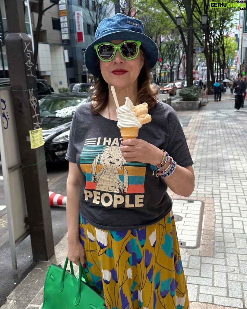 Jennifer Tilly Instagram - Ice cream in #Tokyo tastes the same as in the States! 🍦😋