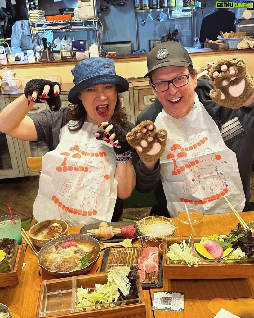 Jennifer Tilly Instagram - A visit to Bear Cafe 🐻🐻‍❄️🧸 #Tokyo Hokkaido Menkoinabe Kumachan Onsen