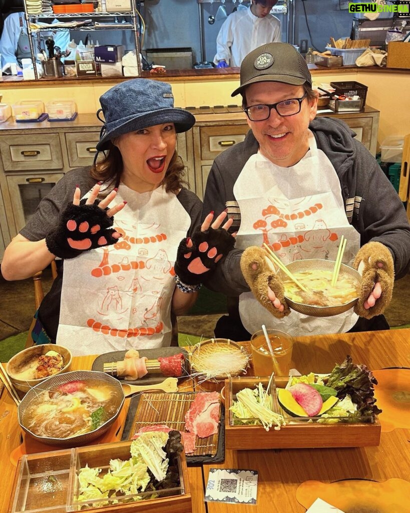 Jennifer Tilly Instagram - A visit to Bear Cafe 🐻🐻‍❄️🧸 #Tokyo Hokkaido Menkoinabe Kumachan Onsen