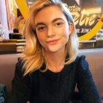Jenny Boyd Instagram - Bonne Année 🎊🥂🥐 🇫🇷