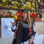 Jenny De Nucci Instagram - 🍋🍋 nella terza foto c’è un indovinello: quale sono io e qual è il golden retriever? livello: abb difficile ame