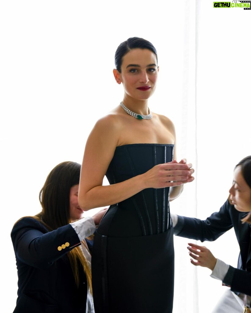 Jenny Slate Instagram - Thank you to @thombrowne for my two perfect gowns, for putting my husband @benshattuck_ in such a gorgeous tux that he looked like James Bond, to @bettyholm and Dan Berger for holding hands and sticking out their tongues at the Oscars, and to @mrmontyjackson for saving the day. No one works harder than Monty and @kirinstagram who legit just had to call me to teach me how to make a reel. We didn’t win, but it actually feels like we did? So, that’s good news! Oh and @gismondi1754 thank you for adorning me with this breathtaking emerald and diamond embrace!