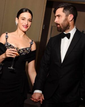 Jenny Slate Instagram - @sagawards were a dream! @everythingeverywheremovie thank you for having me in your sweet family  Styling @mrmontyjackson  Makeup @kirinstagram  Hair @mararoszak  Thank you for this gown @zuhairmuradofficial and @jimmychoo shoes!
