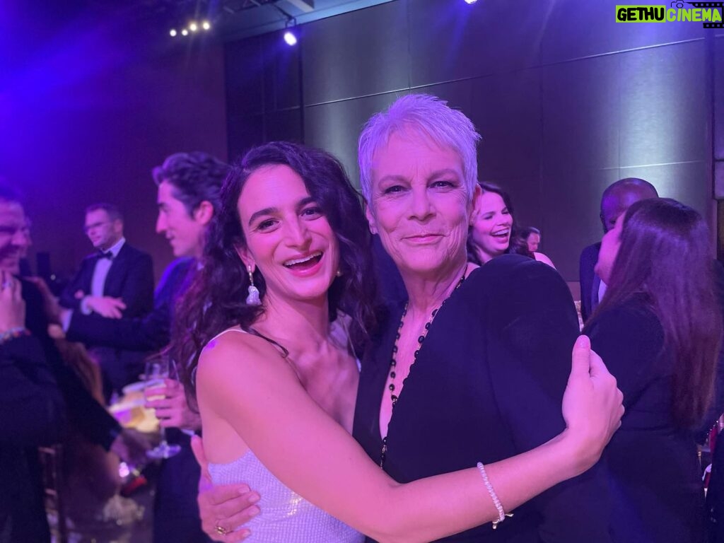 Jenny Slate Instagram - I love this kind, fun, smart person and that’s all there is too it ❤️@jamieleecurtis ❤️❤️❤️❤️
