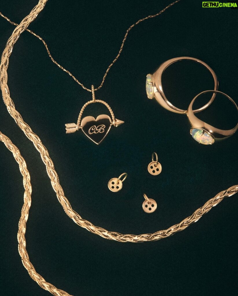 Jenny Slate Instagram - A tiny bit of MAGIC 🪡✨ We present to you a collection with our friend @jennyslate . A tender ode to baubles and braids from childhood, the passage of time, rings to wear after a heartbreak, a bell her mother tied to her shoelaces. “What if we all had a bell for our beloved?” Jenny asked. Photography: @chloehorseman Video: @basilfauchier Stylist: @mrmontyjackson Makeup: @kirinstagram Hair: @anthonycampbellhair