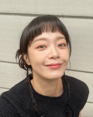 Jeon So-min Instagram - 🖤
