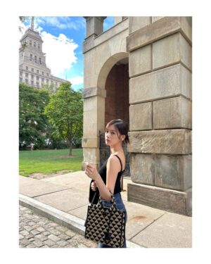 Jeong So-min Thumbnail - 412.9K Likes - Top Liked Instagram Posts and Photos