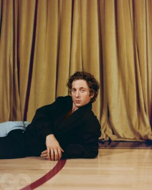 Jeremy Allen White Instagram - Jeremy Allen White’s stopped searching for loneliness. He had to. “It just feels bad. I’m not a method actor, but what I do try to do is stay close to a feeling that I think is appropriate. And if your character’s miserable all the time and you’re trying to stay really close to something that’s very scary and isolating and misunderstood, then is there a little bleed over? Sure. I’m trying to trick myself into thinking I’m more like this person than I actually am. Sometimes you can get pretty good at tricking yourself, and that can be a bummer.” 

Head to the link in bio to read the cover interview by @camjwolf and see all the photographs by @lukegilford. 

Styling by @michaeldarlington. 
Grooming: @kcfee. 
Set Design: @nataliefalt.
Production: @petty_cash_production.

#GQMOTY #GQMOTYxBOSS