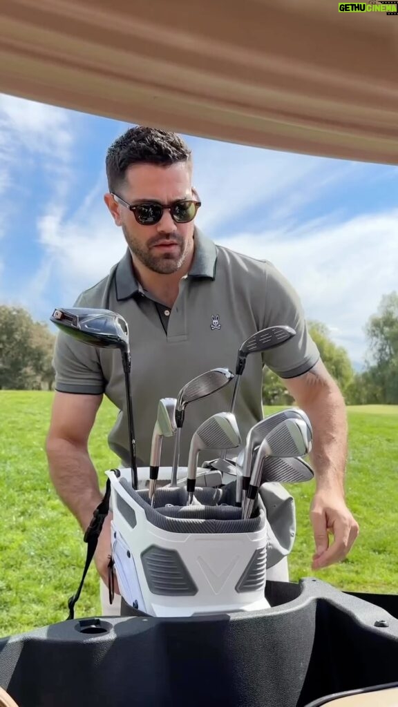 Jesse Metcalfe Instagram - From the clubhouse to the course, @psychobunny’s got me looking the part! 🏌🏻 #psychobunny #psychobunnypartner