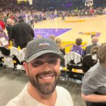 Jesse Metcalfe Instagram - Call a damn foul! Story of the game so far. It ain’t lookin’ good, but the seats are great! Thanks, Brett! 🏀🔥