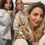Jessica Athayde Instagram - O nosso último dia no @teatromariamatos ❤️ . No teatro precisamos de nos agarrar a alguma coisa. No teatro é tudo verdade, mesmo que o teatro seja uma mentira essa mentira torna-se realidade porque estamos dispostos a acreditar naquilo que nos contam. E na vida real é o oposto, uma só coisa é falsa e já nada é verdadeiro. ( O regresso do Ricardo III no comboio das 9:24 ) Obrigada a toda a equipa técnica, actores, produção, encenador e claro o público que manteve a sala cheia durante 4 meses consecutivos 🙌 vocês são os maiores. Não percam a digressão - fiquem atentos á página da @fproducao ❤️