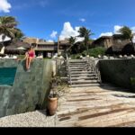 Jessica Athayde Instagram - O @kenoaresort é adequado para crianças ? Sim! Não tem kids club mas tem uma equipa que trabalha neste hotel que adora crianças e faz tudo para que a nossa estadia seja incrível, é seguro e até a nível de alimentação fazem o que for preciso para que se alimentem de forma saudável sempre com umas surpresas pelo meio. ( bolos, dices, tapiocas) nao há como dizer que não. Fazem de tudo para que te sintas em casa. Passei também pela Praia do Frances que tem pequena vila com restaurantes e lojinhas artesanais. Loving it 🇧🇷💙