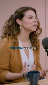 Jessica Athayde Instagram - Esta semana falamos de um tema sobre o qual já falei muitas vezes e inclusivamente lancei um livro - não querer ser perfeita. Esta semana recebo a @catarinacorujo e a psicóloga @filipajardimdasilva.psicologa para conversarmos sobre a forma como lidamos com a nossa imagem, a relação com o nosso corpo e sobre as pressões a que estamos sujeitas e de que forma nos podemos defender de toda esta toxicidade… vamos a isto? Contem-me nos comentários👇🏻se também se identificam com este episódio. Já disponível no Youtube, Spotify e Apple Podcast! #wellsficabem