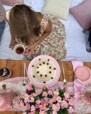 Jessica Belkin Instagram - my heart is so full 🧚🏻🍰🌷🪷🩵🩵 thank you @picnicfam 🧺xx