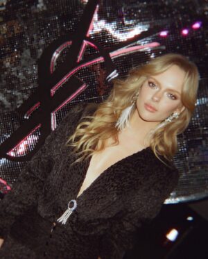 Jessica Belkin Instagram - a wonderful evening w @yslbeauty 🖤🎀