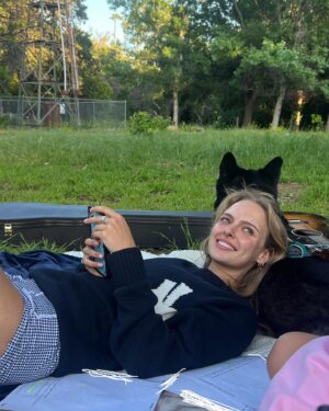Jessica Belkin Instagram - more days like this 👣
