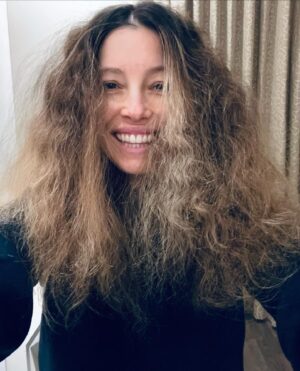 Jessica Biel Instagram - Just keeping it real over here.