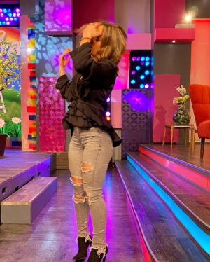 Jessica Coch Instagram - De promo en @cuentameloyaof 🙂🐍💕💅🏻😮‍💨
No se pierdan el “GRAN FINAL DEL MALEFICIO” este Domingo 9:00pm  @elmaleficioof 

Encuentros lindos. 🤩
Gracias @odalysrp por la buena vibra siempre. 🫶

Y que veo a mi @pp_ayala lo que te adoro yo. ❤️

Pd en la modelada y acomodación 😅🤣