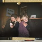Jessica Henwick Instagram - @theroyalhotelmovie 🫡🍺