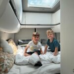 Jesta Hillmann Instagram - Notre mini « road trip » en Van avec les enfants est hyper positif même si il faut une sacrée organisation c’est une belle sensation de liberté 😌🚐