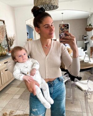 Jesta Hillmann Instagram - 3 ans entre ces deux photos 🥹🤍
Joyeux anniversaire mon grand bébé !