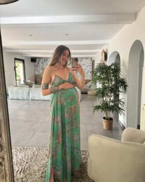 Jesta Hillmann Instagram - Quand tu te test des petits looks sympa pour la fin de grossesse même si c’est pas toujours évident de se sentir à l’aise, confort et jolie avec un être humain dans le ventre aha !

Vous préférez lesquels ? 👗👖👚👡