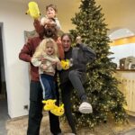 Jesta Hillmann Instagram - On continue les concours de Noël, cette fois avec @chaussea_officiel ! Vous avez adoré les chaussons partagés en story, alors on vous propose de remporter 3 cartes cadeaux de 100€ pour mettre les pieds de toute la famille au chaud ! Pour participer, abonnez vous à @chaussea_officiel et à mon compte @jesta_hillmann, et mentionnez 1 personne en commentaire ! Bonne chance à tous 🍀 Publicité
