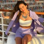 Jhendelyn Nuñez Instagram - Comenzó la aventura 🤩 Ya les muestro al equipo y cómo partimos 😍 Mientras les cuento de mi primer #outfit acá 🤩 Short y Camisa ID: 15324123 Recuerden que tienen un 15% de descuento con mi código J CM23312 🫶 @sheinofficial @shein_chile #SHEINcybermonday2023 #SHEINcyberfest