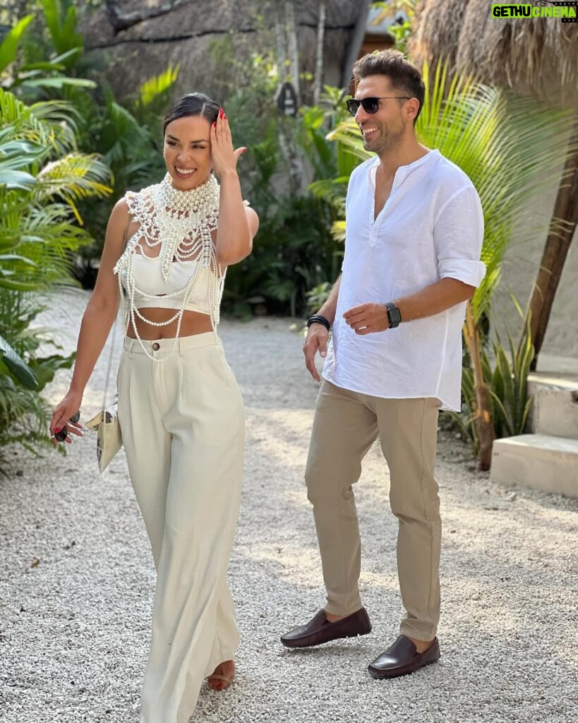 Jhendelyn Nuñez Instagram - Primera ceremonia 🤩🙌🏻 Roberta & Alex 🫶 Pd: antes que digan algo, el Dress Code: blanco y nude 😃 #tulum #mexico🇲🇽