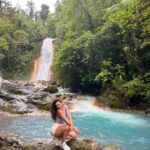 Jhendelyn Nuñez Instagram – Sin duda alguna unos de los atractivos de Costa Rica son sus cascadas 🤩. Hay muchísimos tours para visitarlas. En bajos del toro (Blue falls) están Las Gemelas, Tepezquintle, La Celestial, La Turquesa y La Pintada. Son muy lindas, la caminata es relajada, unos 30 min. aprox para llegar a la primera, 15 min. para la que sigue y así 😀 

#costarica🇨🇷 #cascada #cascadalasgemelas #bajosdeltoro #bluefallsofcostarica