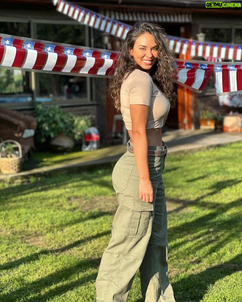 Jhendelyn Nuñez Instagram - Septiembre amado 🤩 Felices Fiestas Patrias 🇨🇱 ❤️🙌🏻