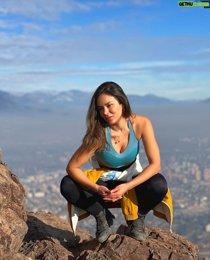 Jhendelyn Nuñez Instagram - #cima del #manquehuito para activar 😄💪
