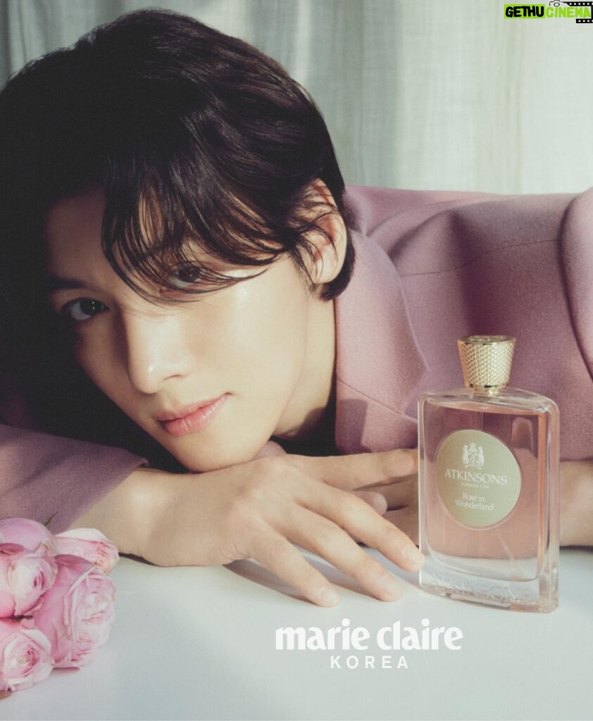 Ji Chang-wook Instagram - 월화수목금토일 향기롭게🌹 @atkinsons1799.london @marieclairekorea