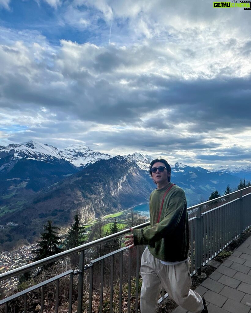 Ji Chang-wook Instagram - 차곡차곡 쌓아뒀던 스위스사진 2. 📸 #RADO #switzerland