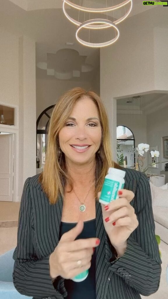 Jill Zarin Instagram - #ad Finally finding true relief with Relizen!🌟 For over 10 years, I’ve trusted this hormone-free solution to tackle menopause symptoms head-on. No more hot flashes, night sweats, or mood swings disrupting my day. With over 1 million women who have safely taken Relizen and backed by 7,200 doctors, I know I’m in good hands.. Consistency is key, so I’ve committed to 2 tablets daily for best results. Here’s to embracing the journey to relief, naturally! Use Code JILL20 for 20% your first month of a subscription order 💪💕 #Relizen #BonafidePartner #Menopause @hellobonafide