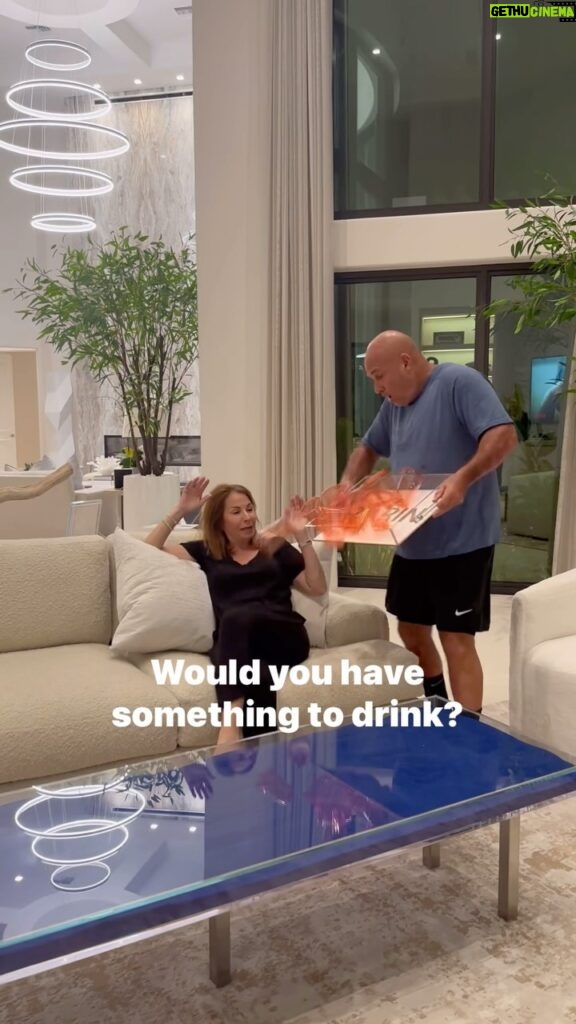 Jill Zarin Instagram - How do you spend your evenings? Another “behind the scenes” prank by Gary 🤣 Wait until you see what he did NEXT with my rug… stay tuned 🍷 #pranks #familytime #funnypranks #comedy #relatable #familyfun
