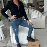 Jill Zarin Instagram – The best shoes for pain relief @gdefy #gdefyshoes #gdefy I’m obsessed and you will be too! Perfect for any occasion and oh so comfortable! 🖤🖤